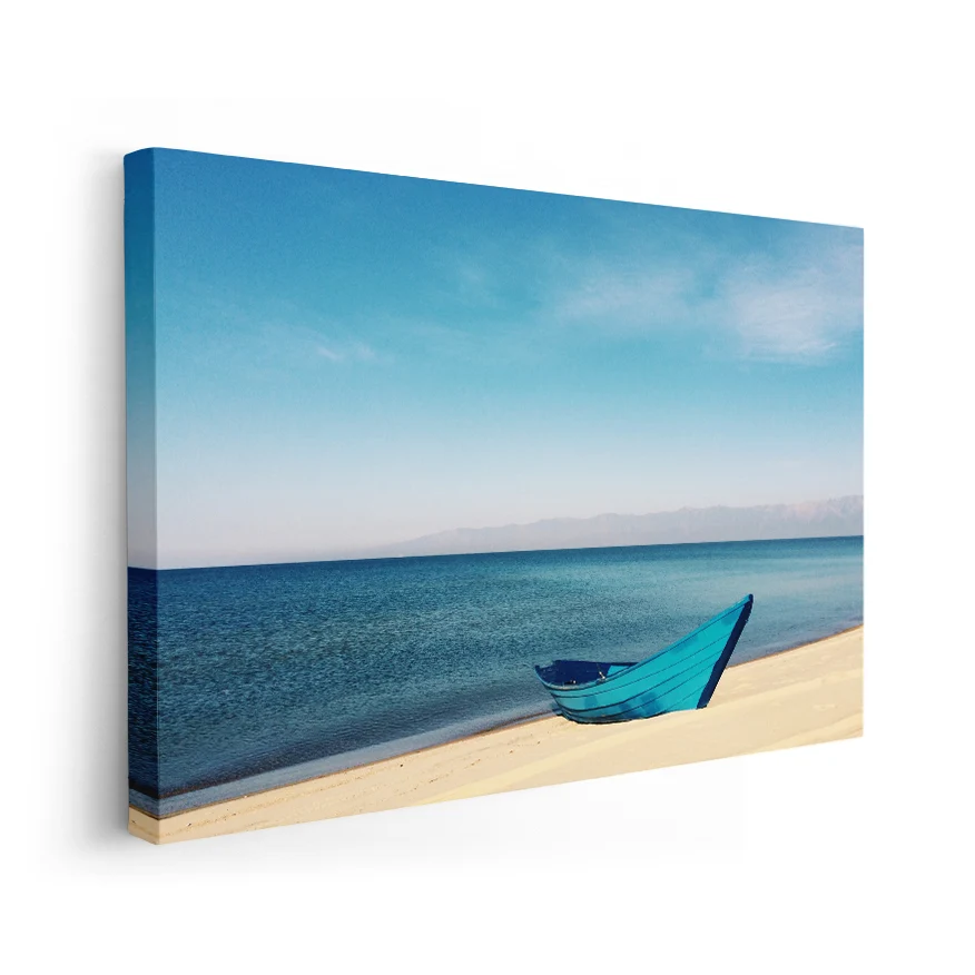 Balsa Azul en la Playa Poster