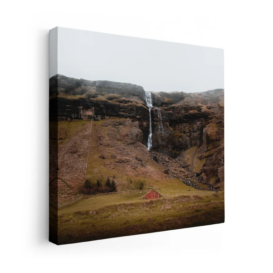Cascada y Cabañ Poster