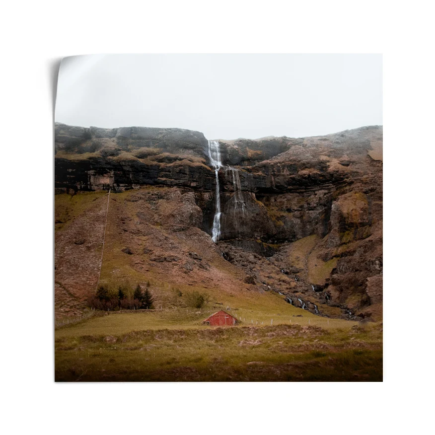 Cascada y Cabañ Poster