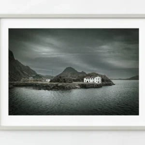 Antiguo edificio de Mortsund | Edición limitada de 10 Dan Kosmayer Photography