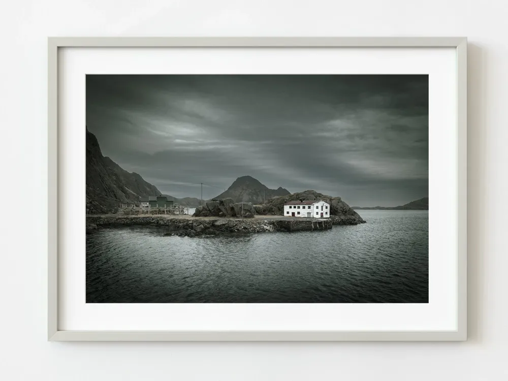 Antiguo edificio de Mortsund | Edición limitada de 10 Dan Kosmayer Photography