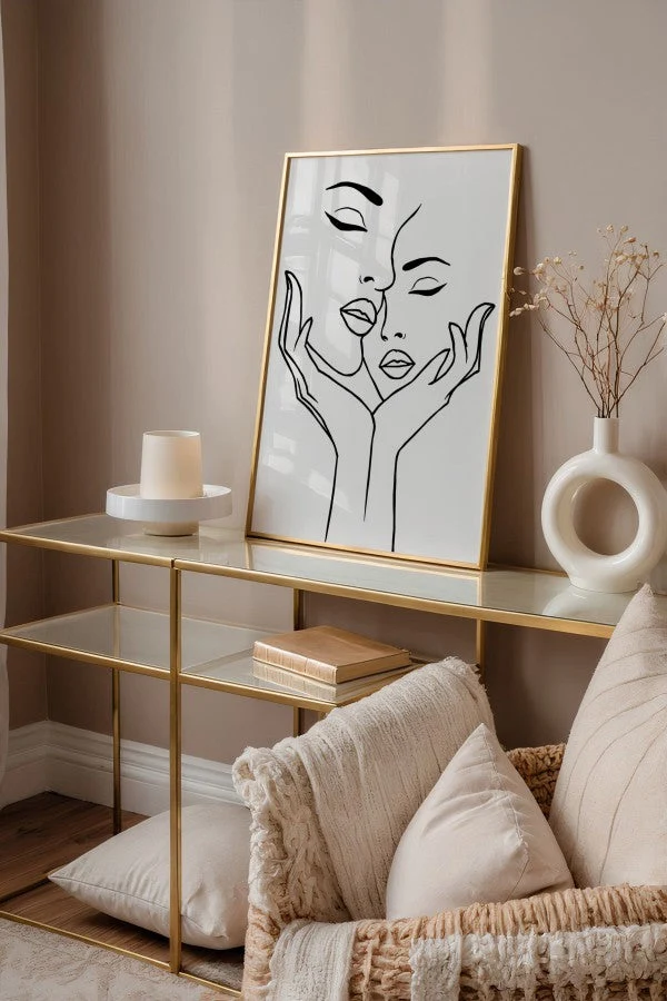Holding faces Essential Lineworks