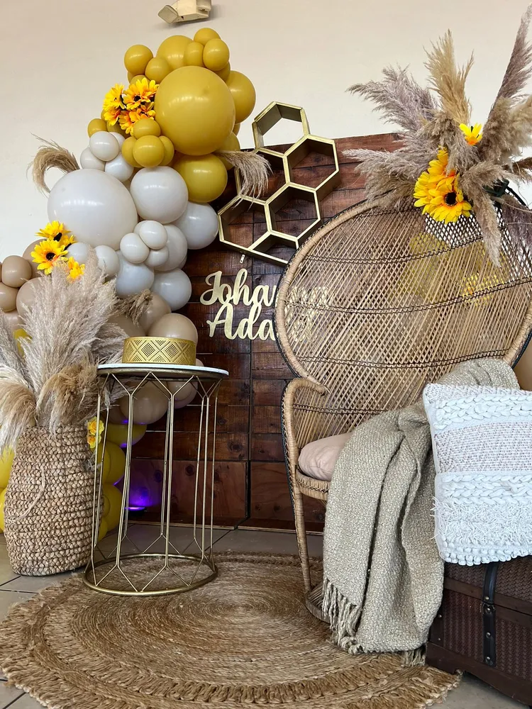 BackDrop Abeja - Baby Shower Gift Box Inc