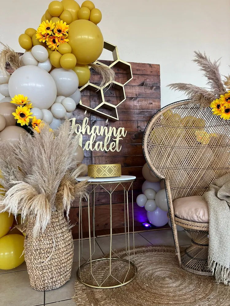 BackDrop Abeja - Baby Shower Gift Box Inc