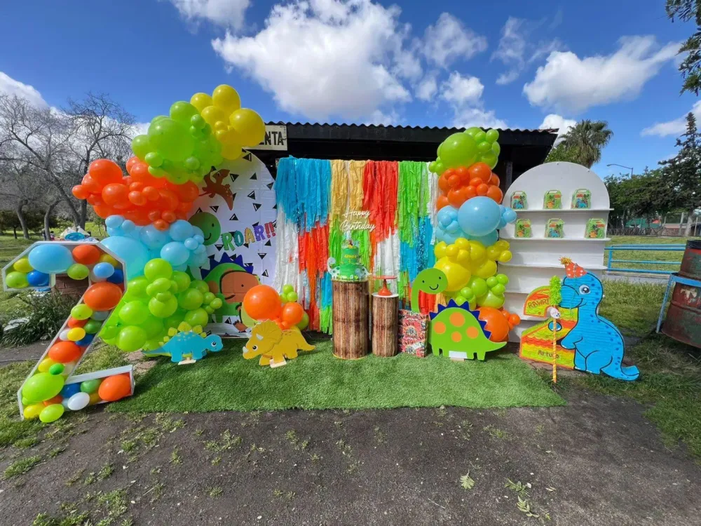 BackDrop Baby Dino Gift Box Inc