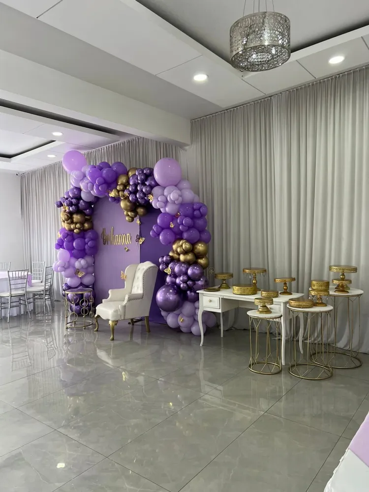 BackDrop Brihanna Gift Box Inc