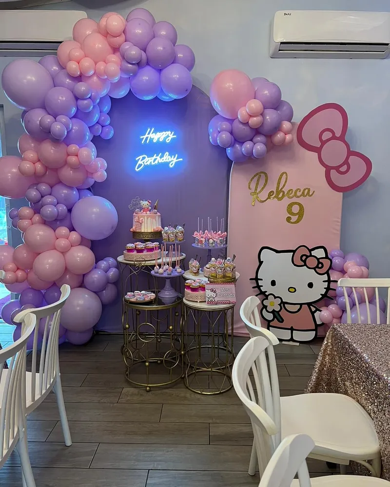 BackDrop - Hello Kitty Gift Box Inc