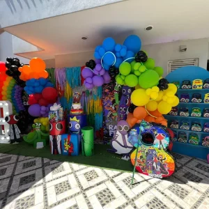 BackDrop - Rainbow Friends Gift Box Inc
