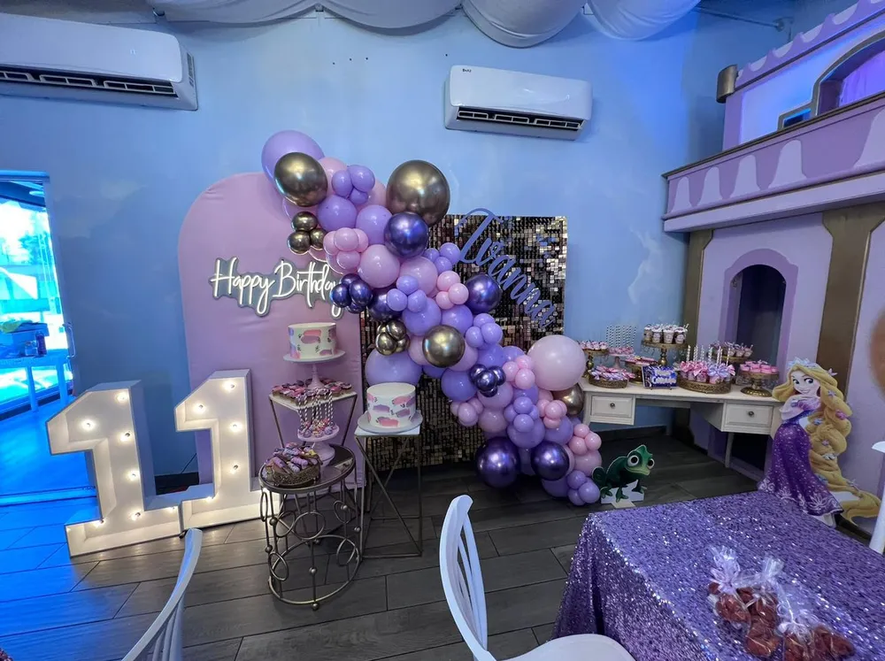 BackDrop - Rapunzel Gift Box Inc