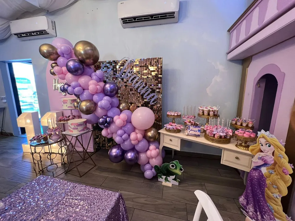 BackDrop - Rapunzel Gift Box Inc