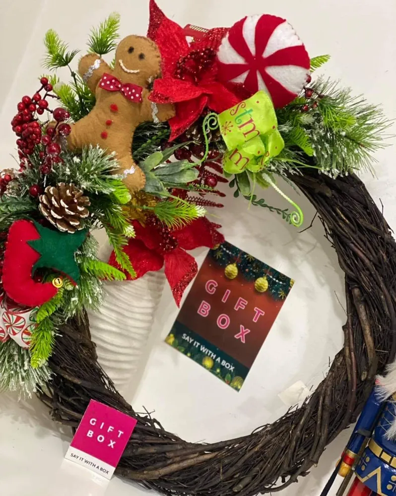 Jengibre - Corona Navideñ 🎄 Gift Box Inc