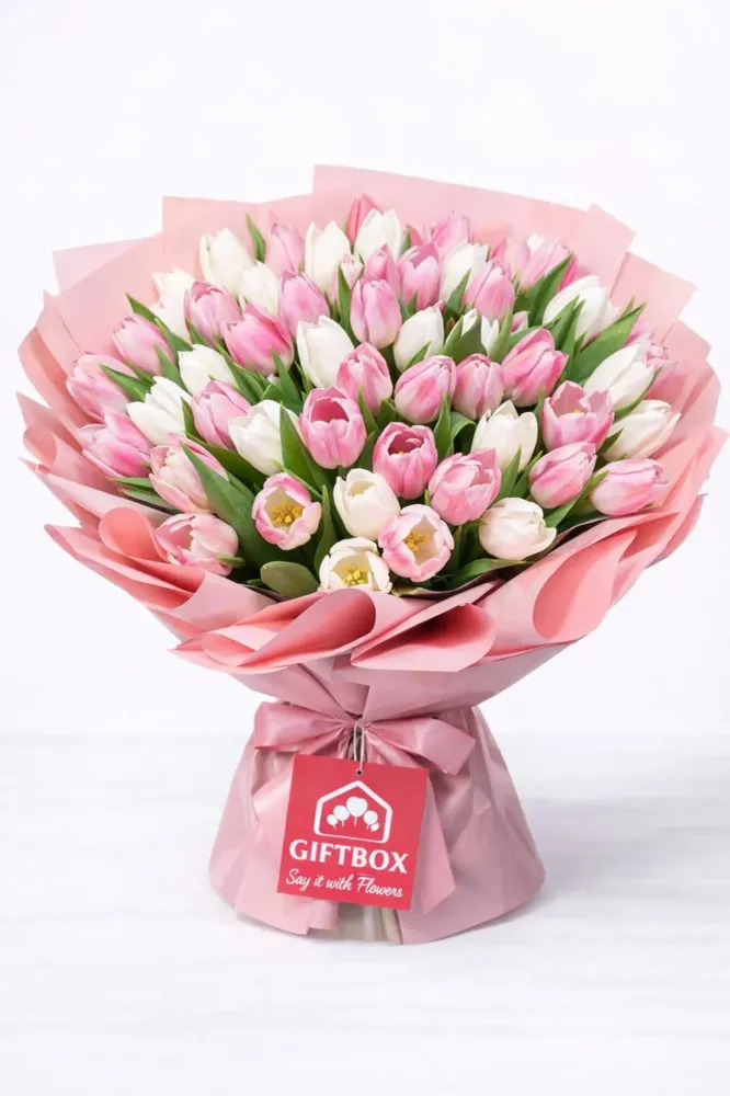 Caricia de Tulipanes: 40 Piezas GiftBox Tijuana Eventos