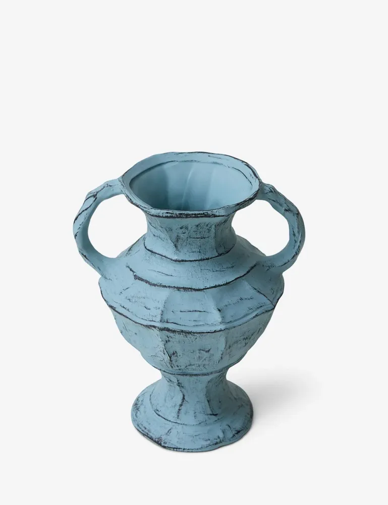 New classics: Jarrón soft blue HKLIVING