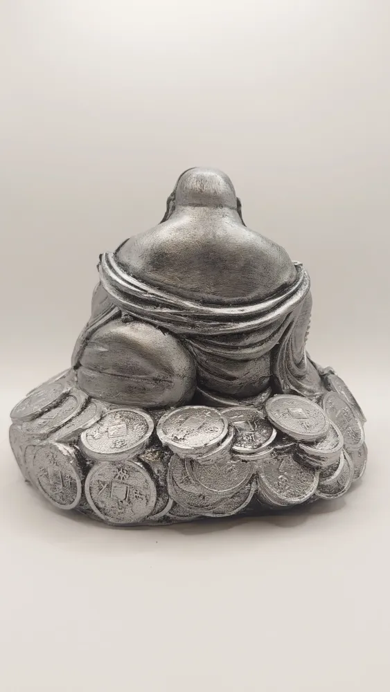 Buda Hotei sobre Monedas (plateado) Holistic Concept Mx