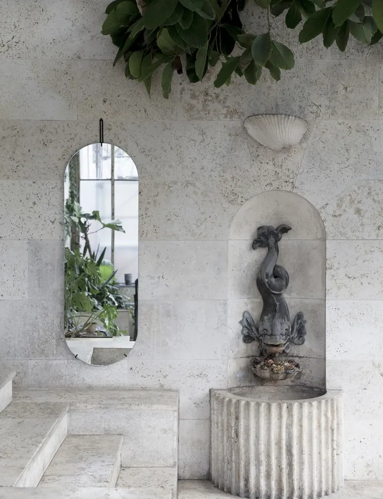 tall wall mirror Moebe