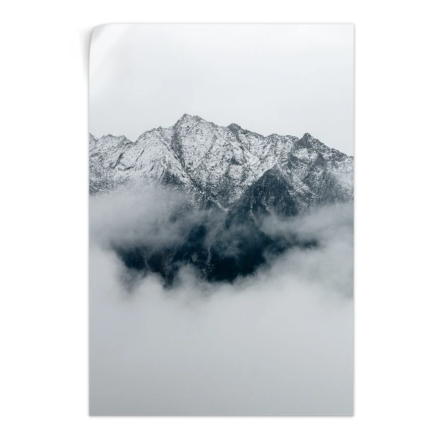 Montañ con Niebla y Nieve Poster