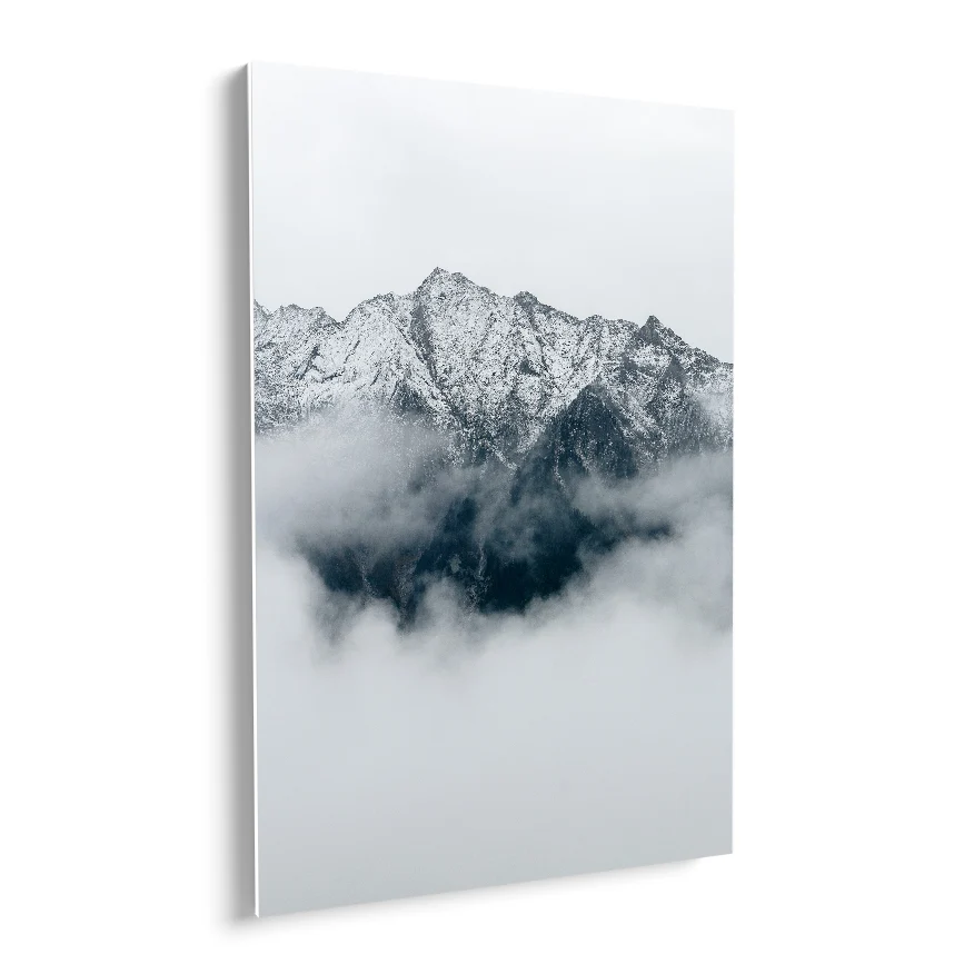 Montañ con Niebla y Nieve Poster