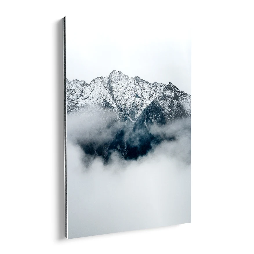 Montañ con Niebla y Nieve Poster