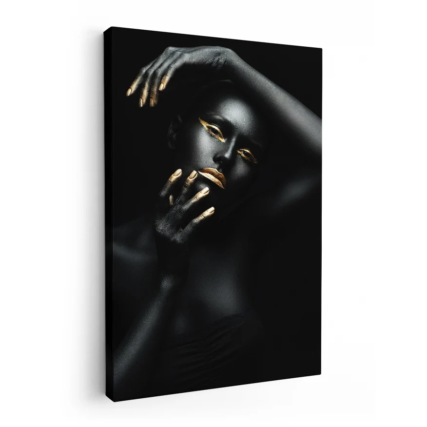 Mujer Maquillaje Dorado Poster