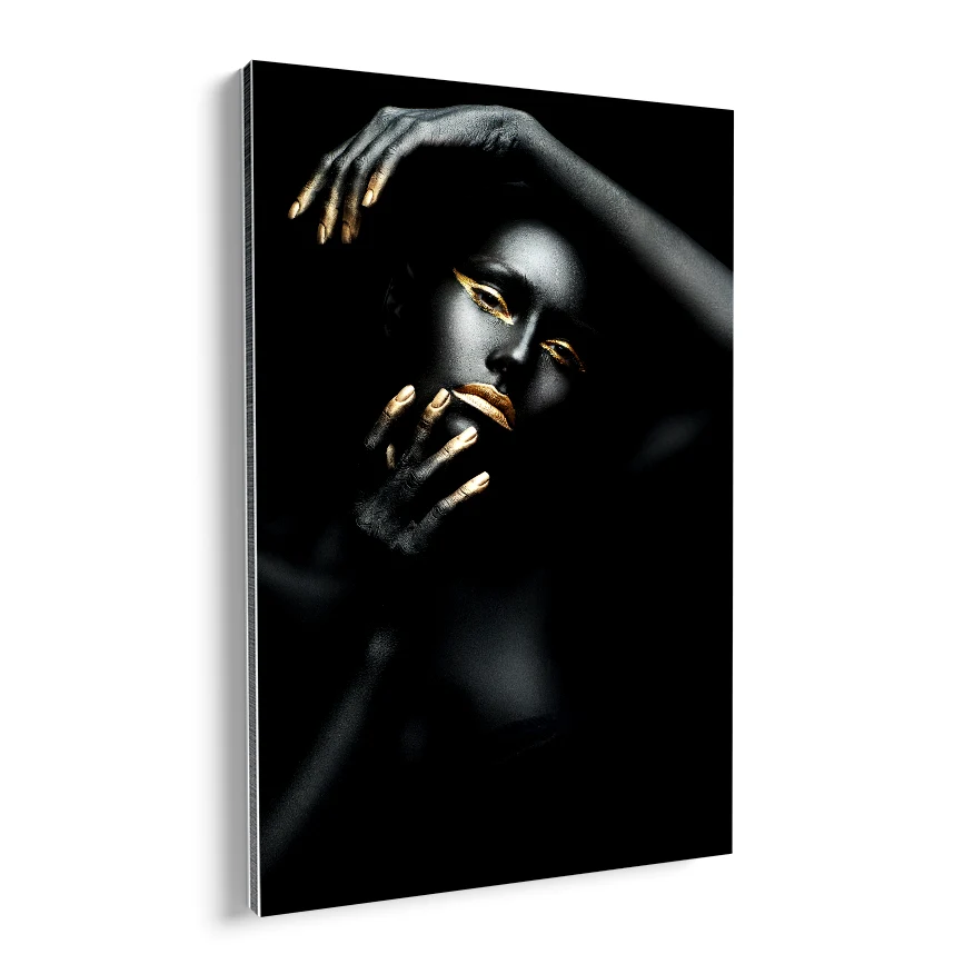 Mujer Maquillaje Dorado Poster