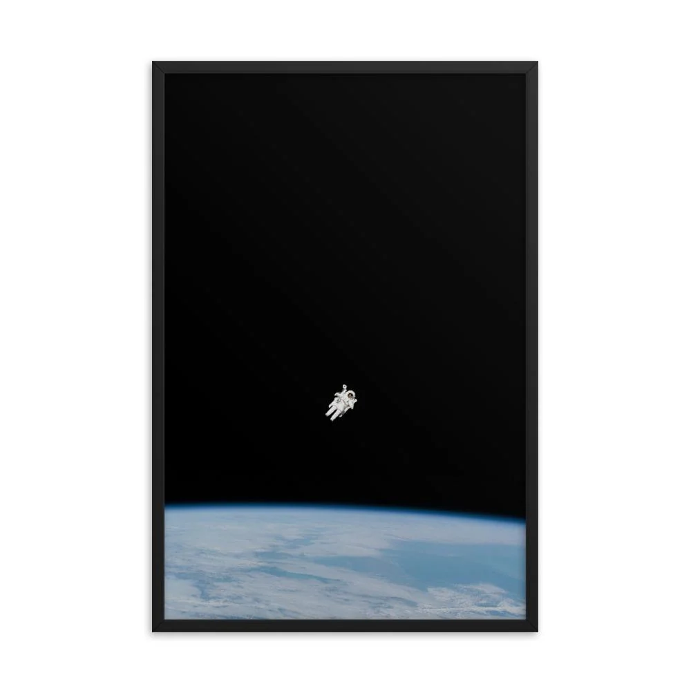 Astronauta en el espacio - cartel en marco Blanco NASA