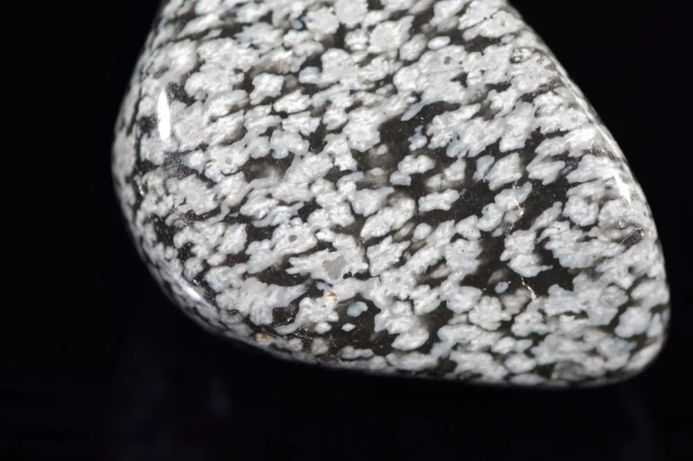 Obsidiana de copos de nieve
