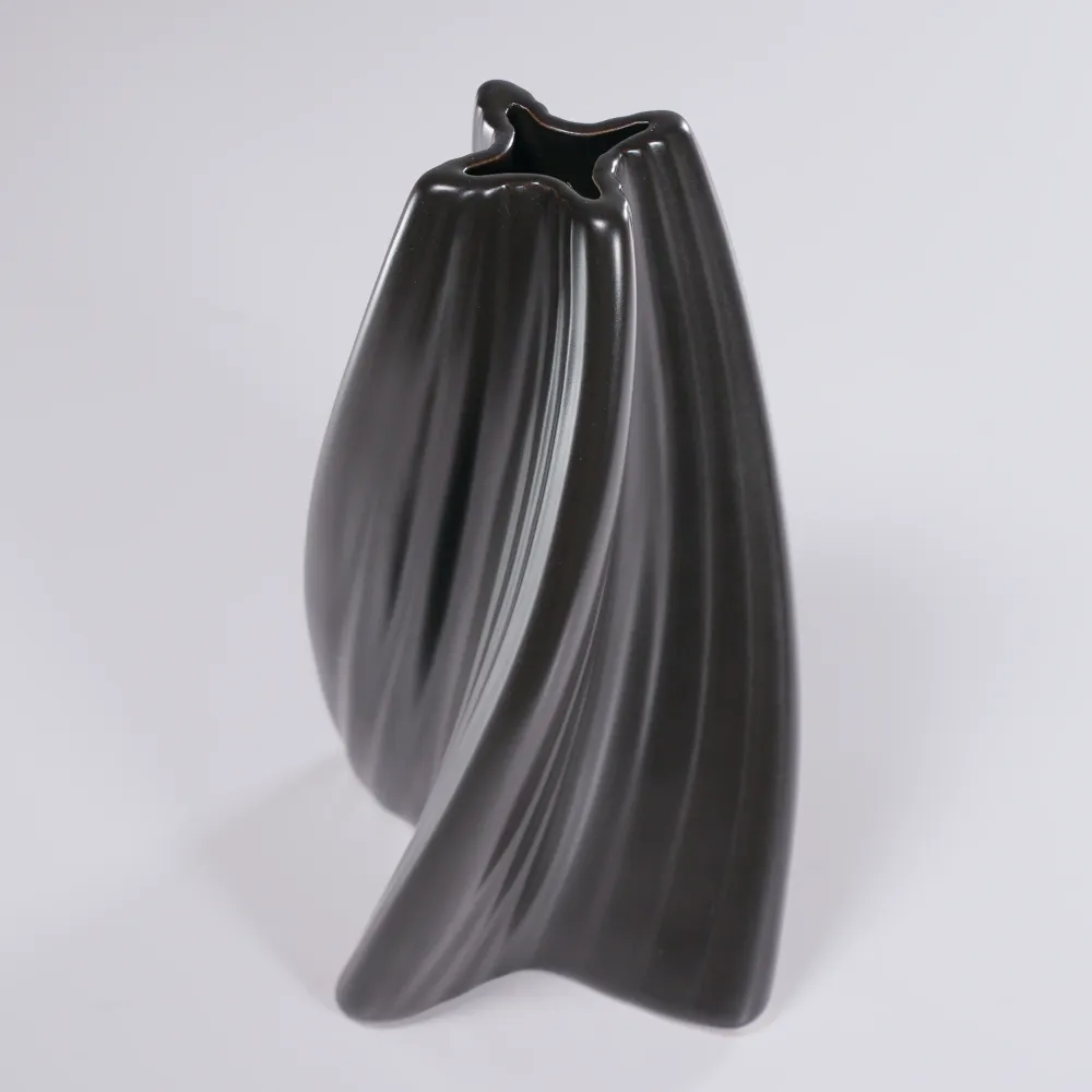Florero Cross | Negro Pia Copello Store