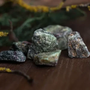 Ruby con zoisite - Raw