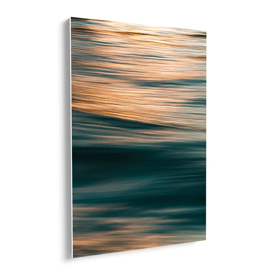 Sol Sobre Aguas Onduladas Poster