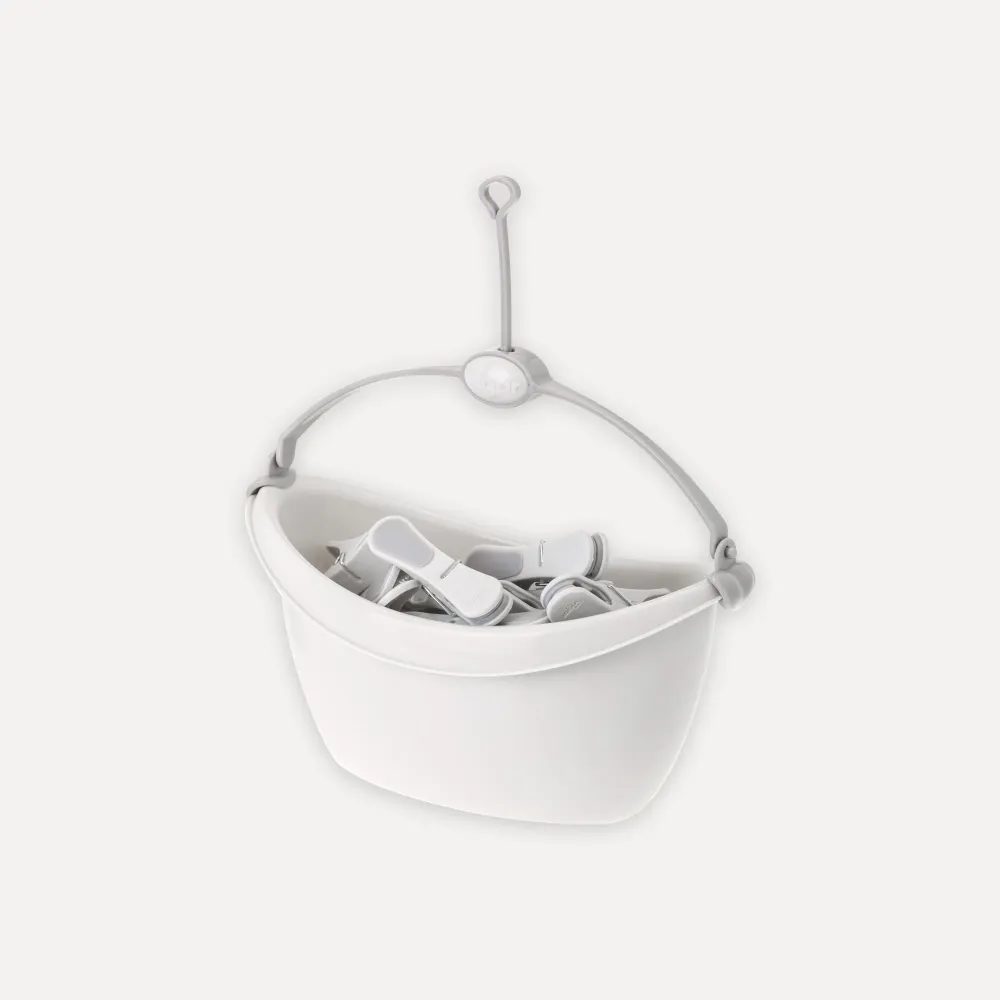 Cesta con 18 pinzas ropa para Cocina