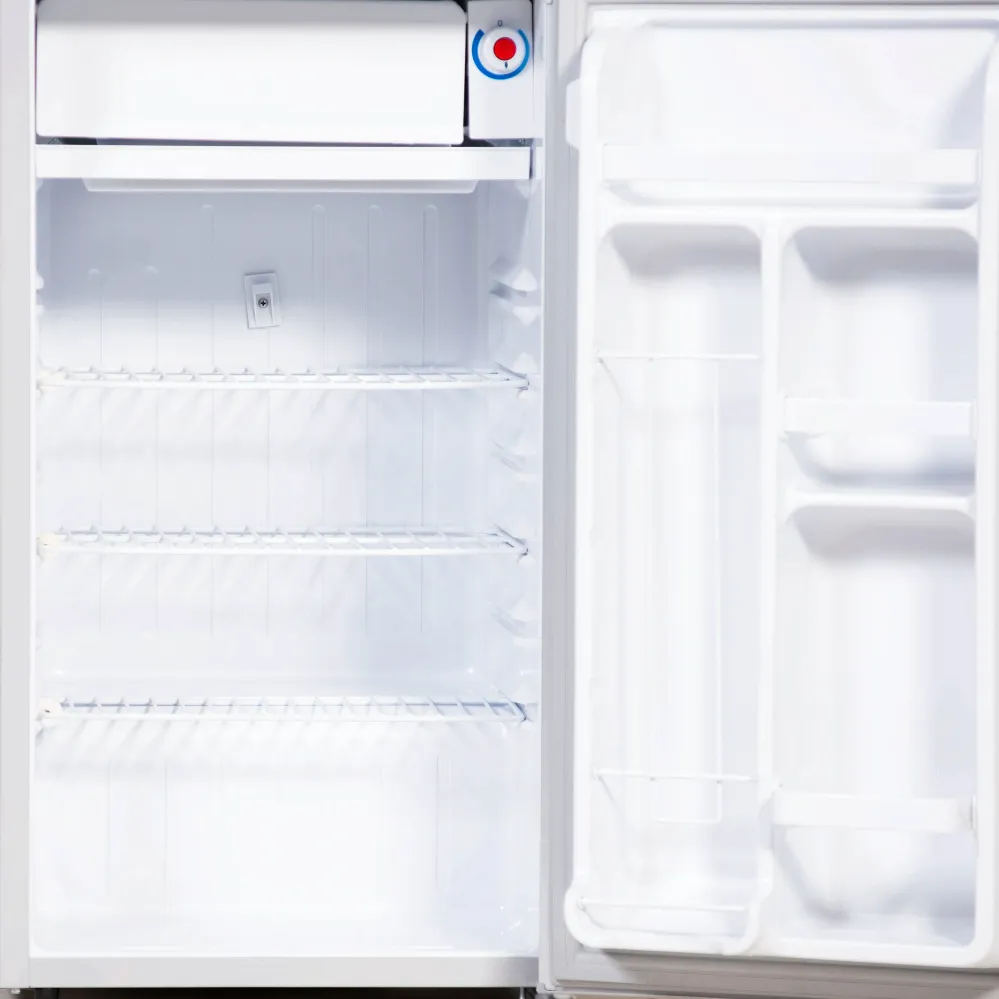 Baterías Recargables Refrigeradora compacta con escarcha 3.5 pies³ – GR 100VCM