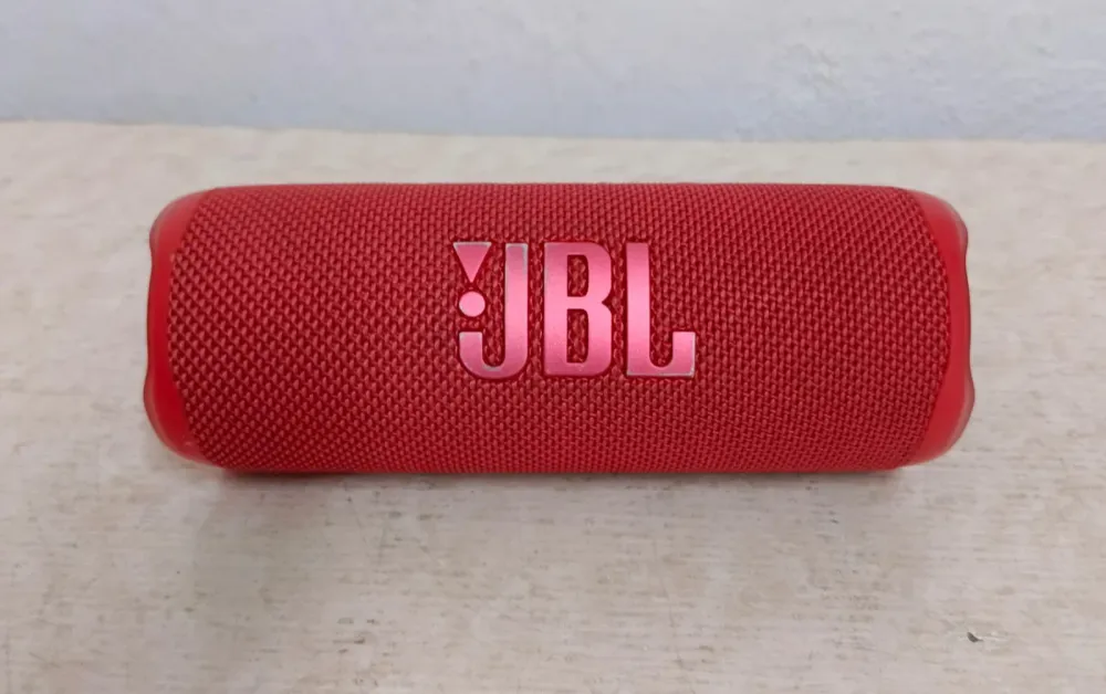 Bocina JBL flip 6 en caja, usada Listas para Usar
