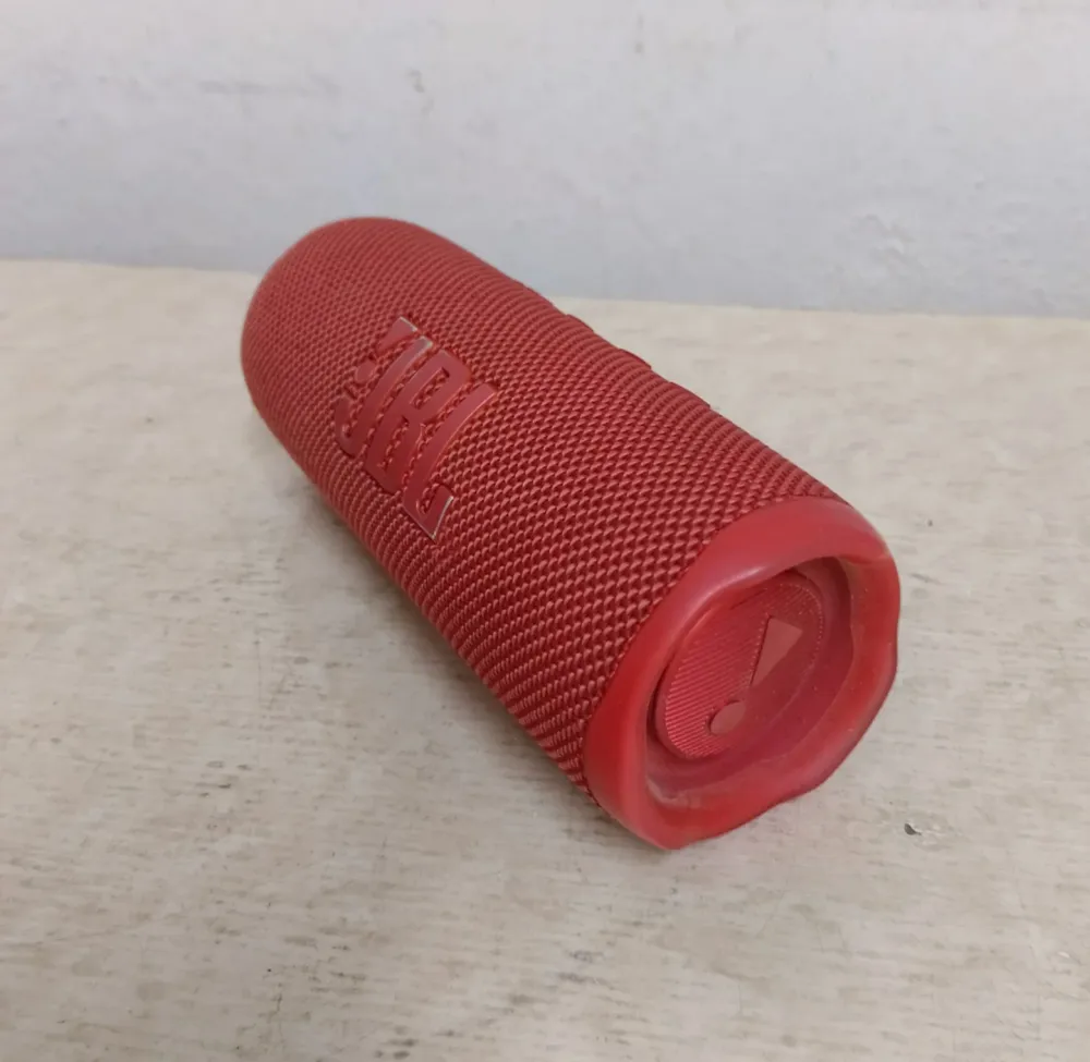 Bocina JBL flip 6 en caja, usada Listas para Usar