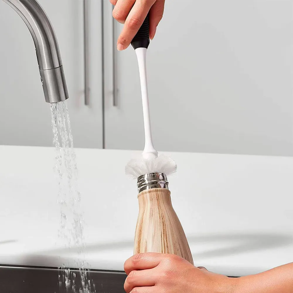 Cepillo de limpieza botellas OXO